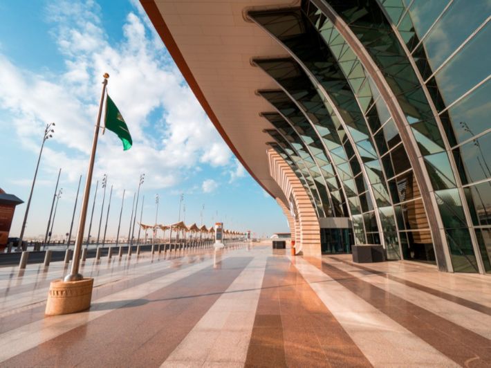مطار الملك عبد العزيز يوضح أنواع الأمتعة الممنوعة على المسافرين