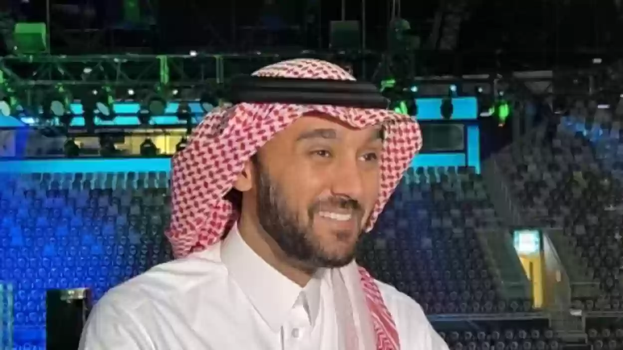 وزير الرياضة السعودي يعلق على أنباء انضمام ميسي وبنزيما إلى الدوري السعودي