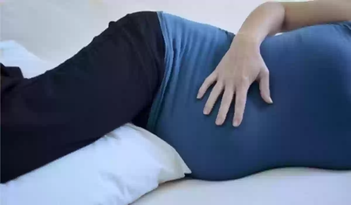 أفضل وضعيات النوم المريحة للحامل