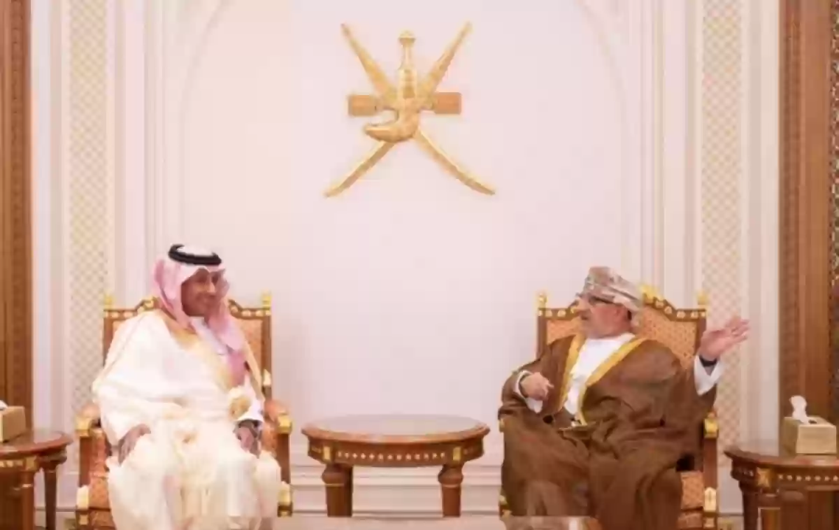 وزير السياحة السعودي مع نظيره العماني 