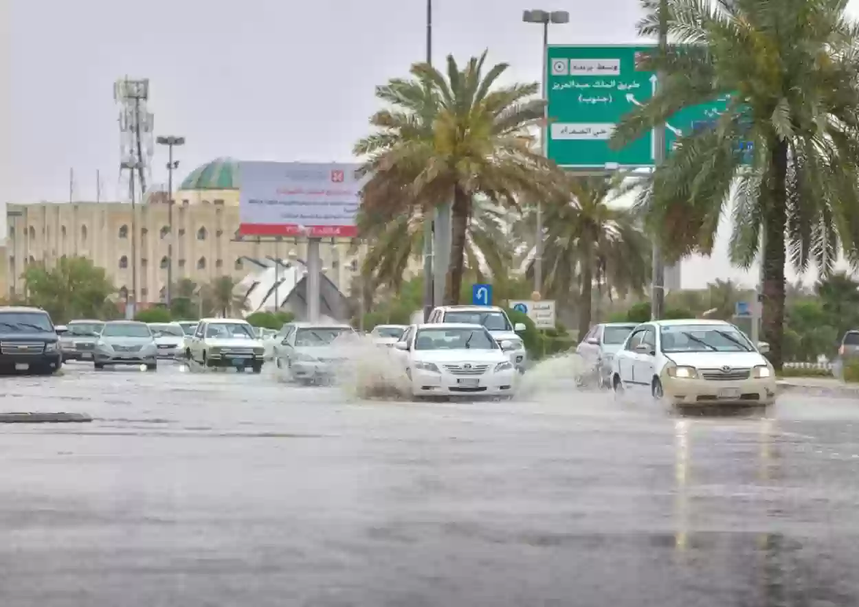 أمطار غزيرة وانعدام للرؤية! تحذيرات لهذه المدن السعودية