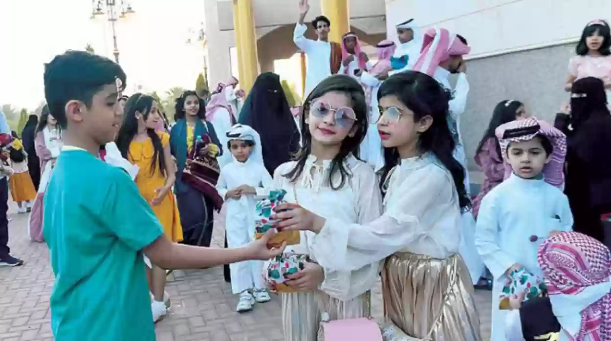  مظاهر احتفالات الطلاب بيوم التأسيس السعودي في مدرسة بجازان