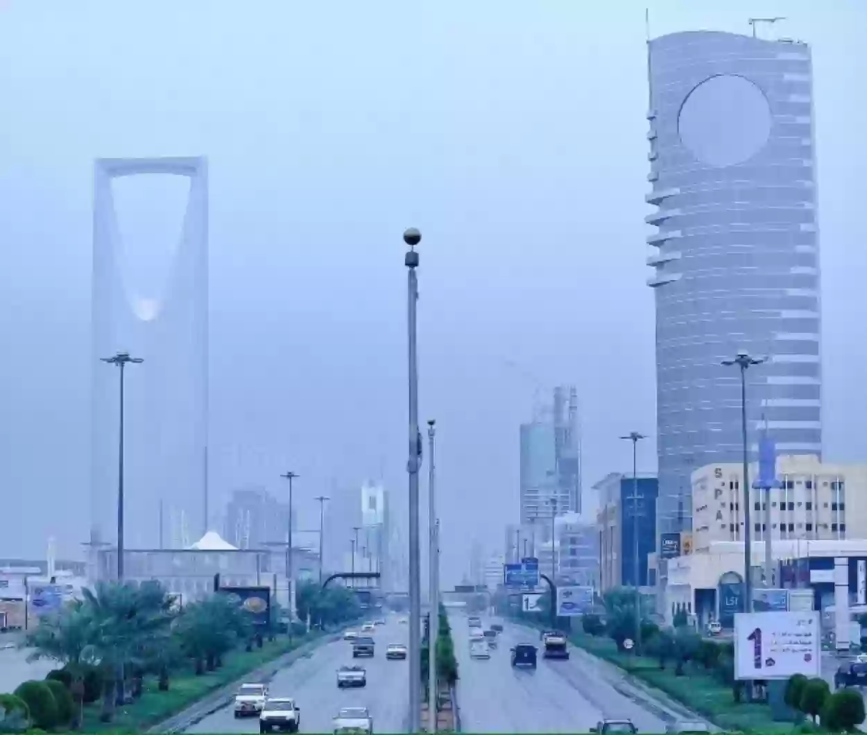 تكون سحب رعدية وأمطار غزيرة في السعودية