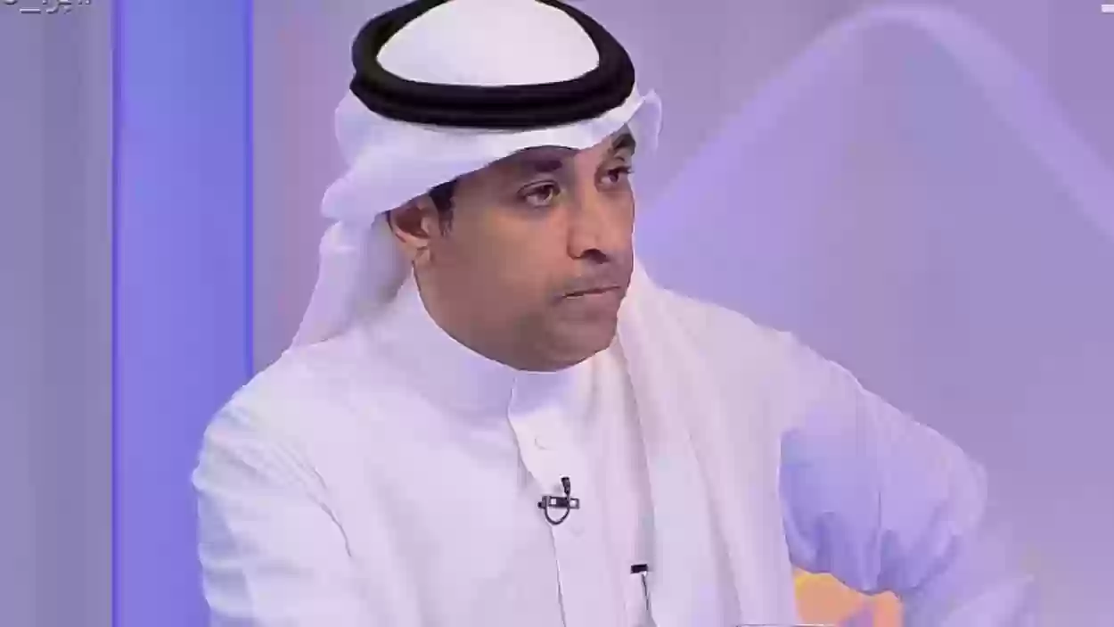 الأحمدي يشتعل غضبًا على الهواء مباشرةً بسبب الأهلي السعودي