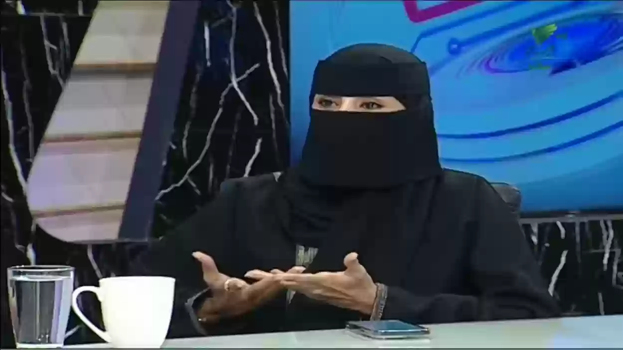 سعودية توصي النساء بتوقيع الأزواج على أي مبلغ يقترضونه منهن