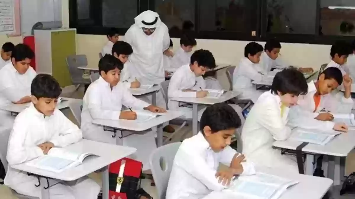 انفلونسر سعودي يهاجم التجار مستغلي موسم المدارس